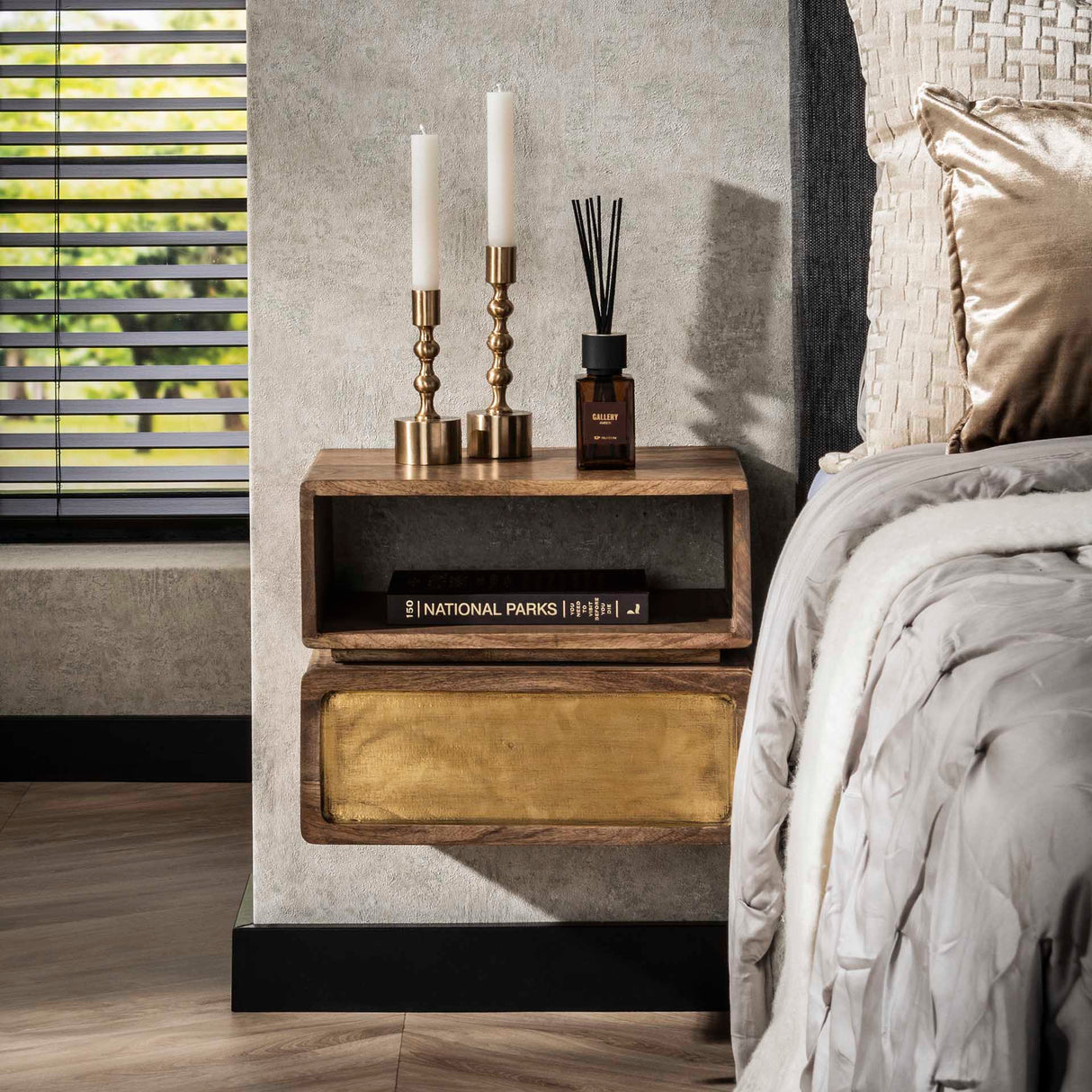 Solano Nightstand 1 drawer Mango wood Sand with brass knob