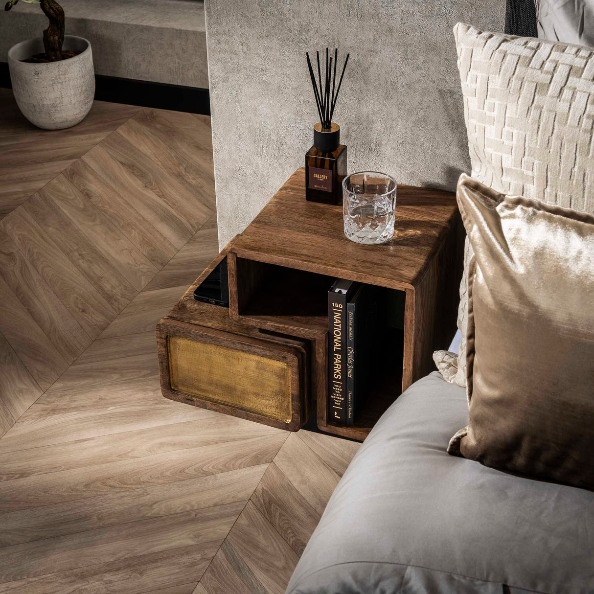 Solano Set of 2 Nightstands Solid Mango Sand Brass