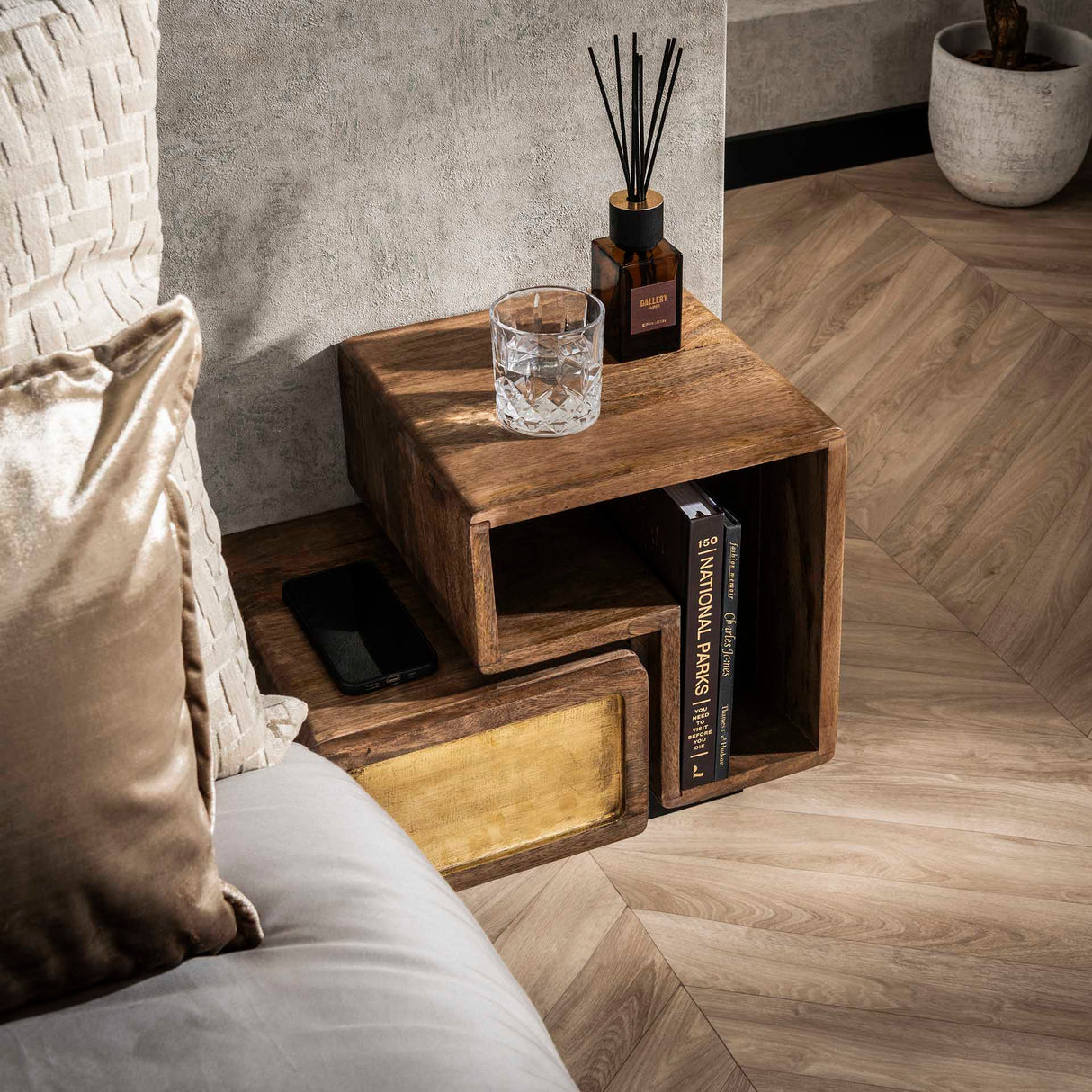 Solano Set of 2 Nightstands Solid Mango Sand Brass