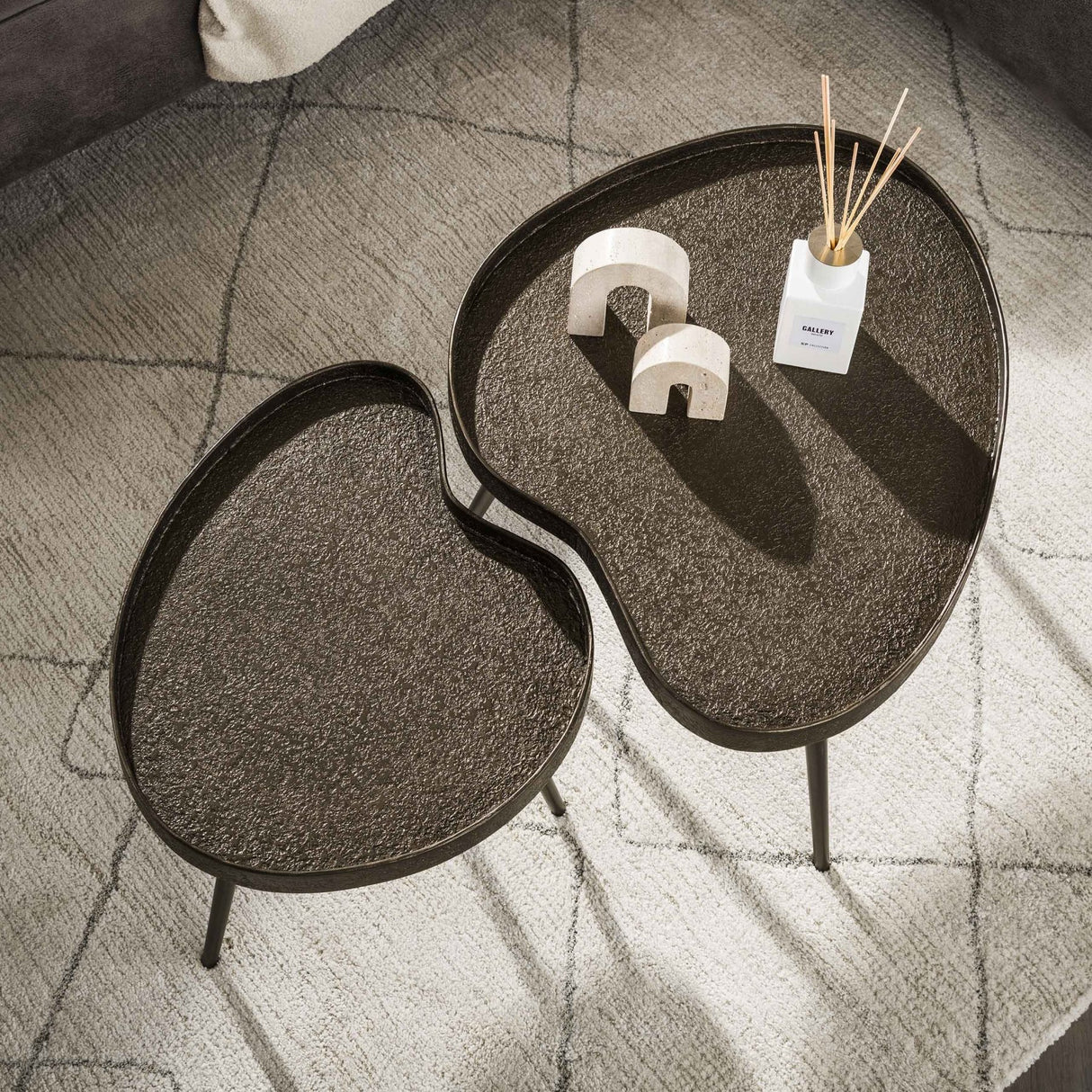Contour kidney-shaped coffee tables set bronze liquid metal