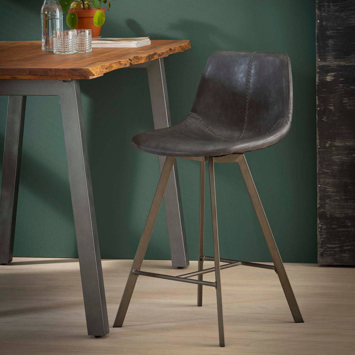 Set of 4 Bar Stools Siena Saddle PU black