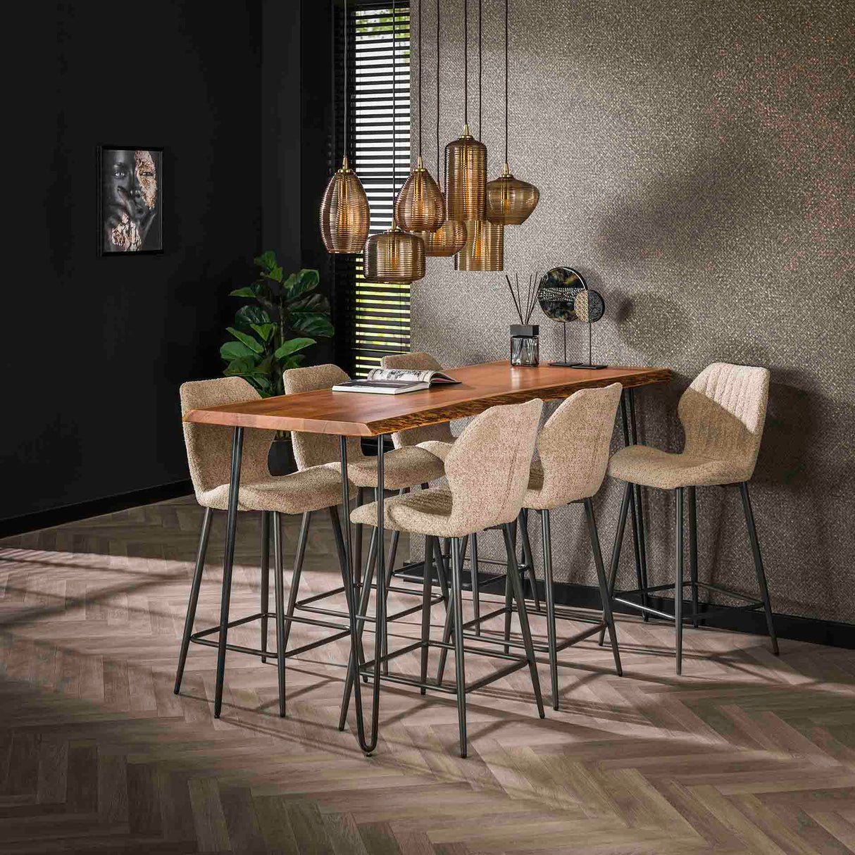 Mira Bouclé Sand Bar Stool