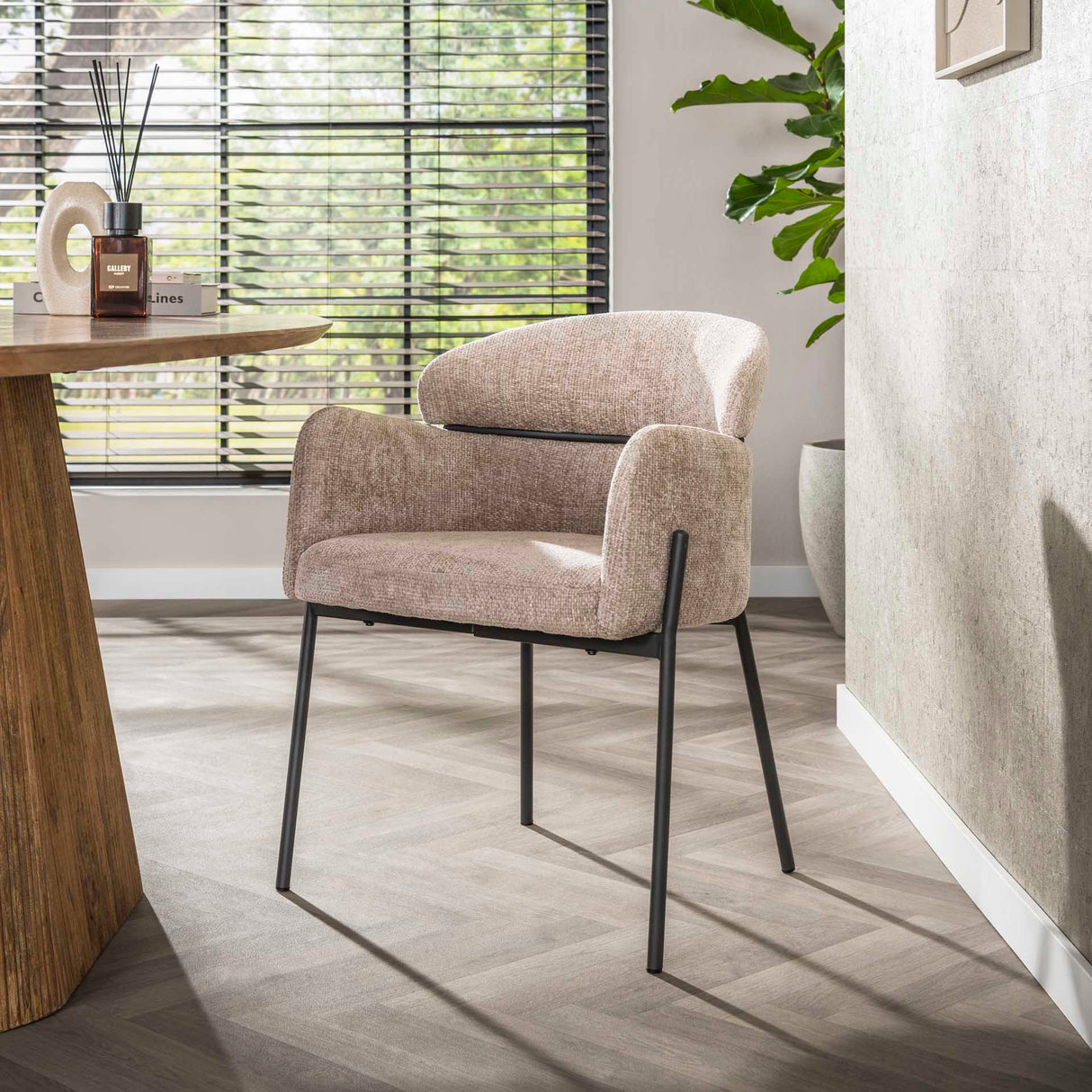 Dining chair Lola Bouclé fabric Sand color with round back and arm