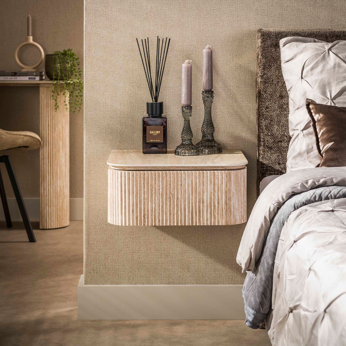 Zwevend nachtkastje met 1 lade Jimi beige keramiek travertin