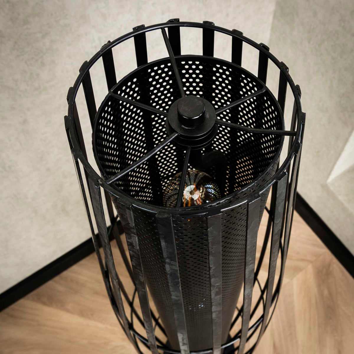 Floor lamps - Floor lamp Liora 3 - light cylinder mesh black 120 cm - Dimehouse