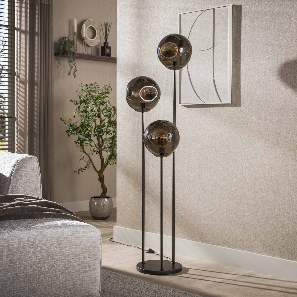 Vloerlamp Ada 3-lichts getrapt bruin glas