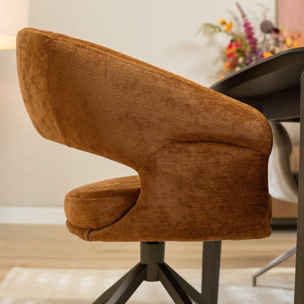 Eetkamerstoelen-Eetkamerstoel Suzie draaibaar velvet oker Geel-Dimehouse