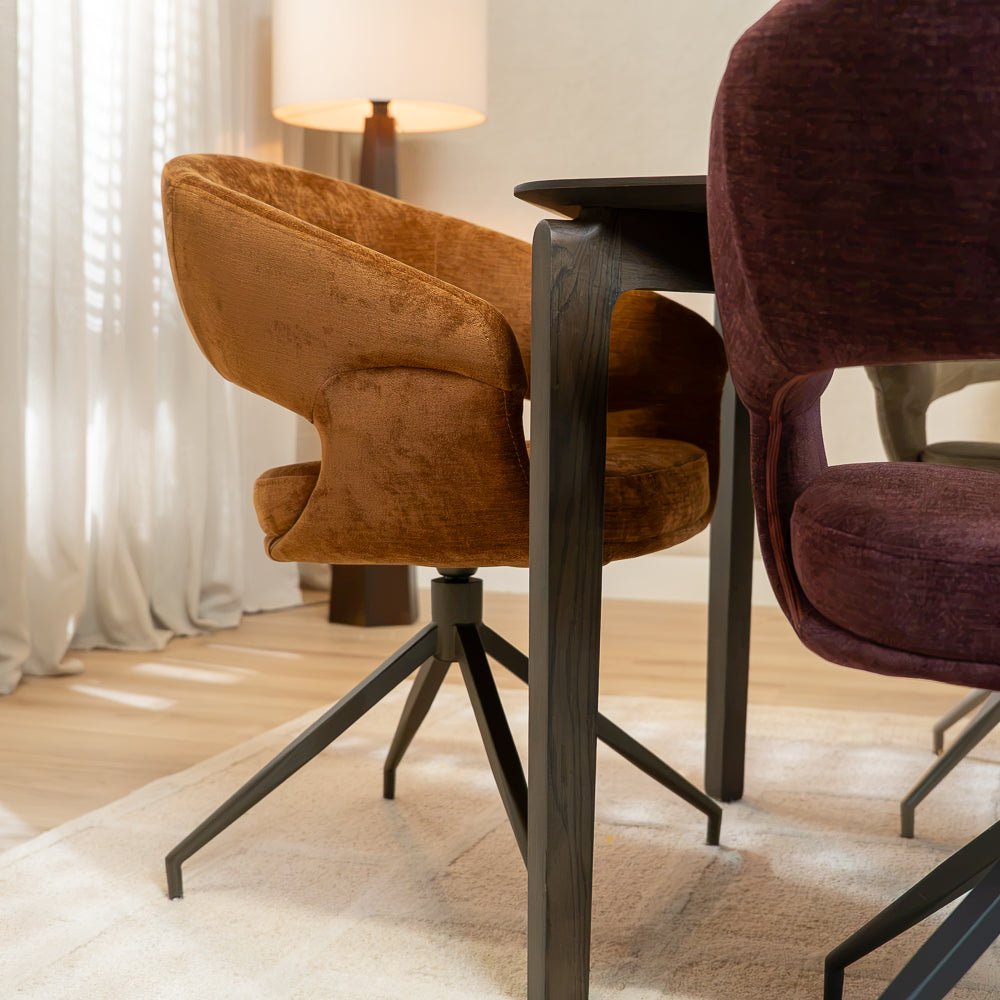 Eetkamerstoelen-Eetkamerstoel Suzie draaibaar velvet oker Geel-Dimehouse
