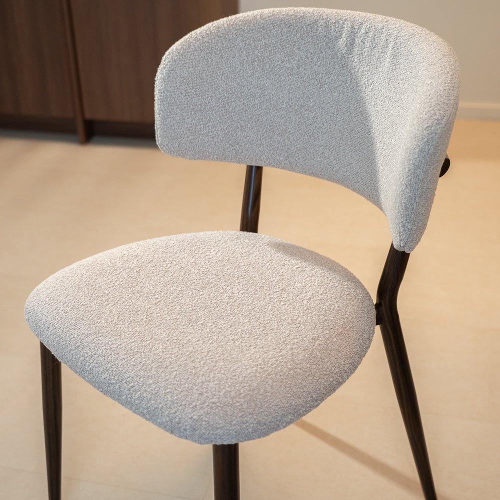 Eetkamerstoelen-Japandi Eetkamerstoel Yura Beige - Walnootlook Frame-Dimehouse