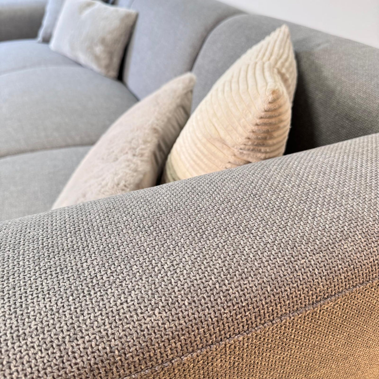 Corner sofa with compact lounge in gray-blue recycled fabric Moby - left