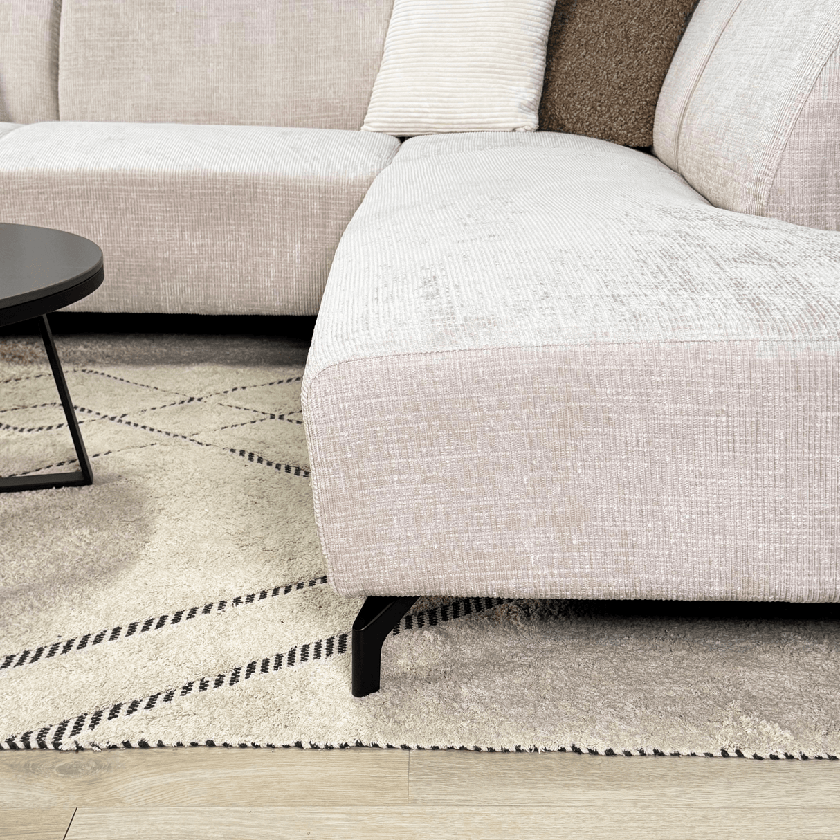 Corner sofa with chaise longue, beige chenille fabric Manon - right