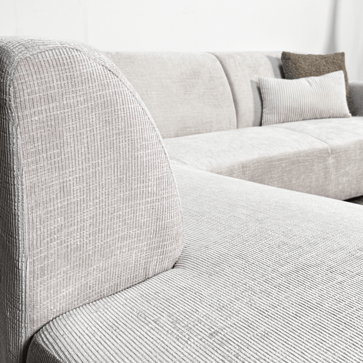 Corner sofa with chaise longue in beige chenille fabric Manon - left