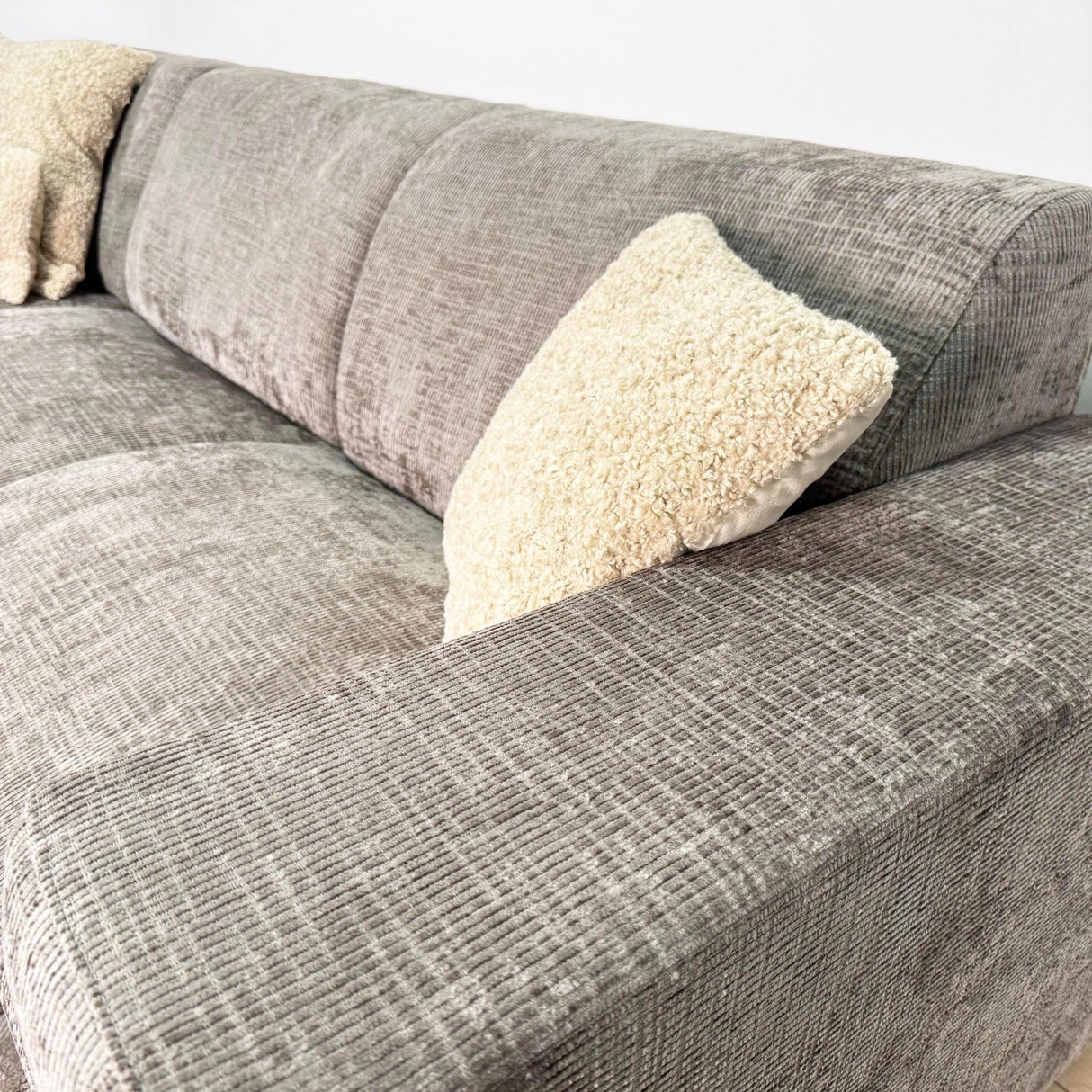 Corner sofa with chaise longue in taupe chenille fabric Manon - left