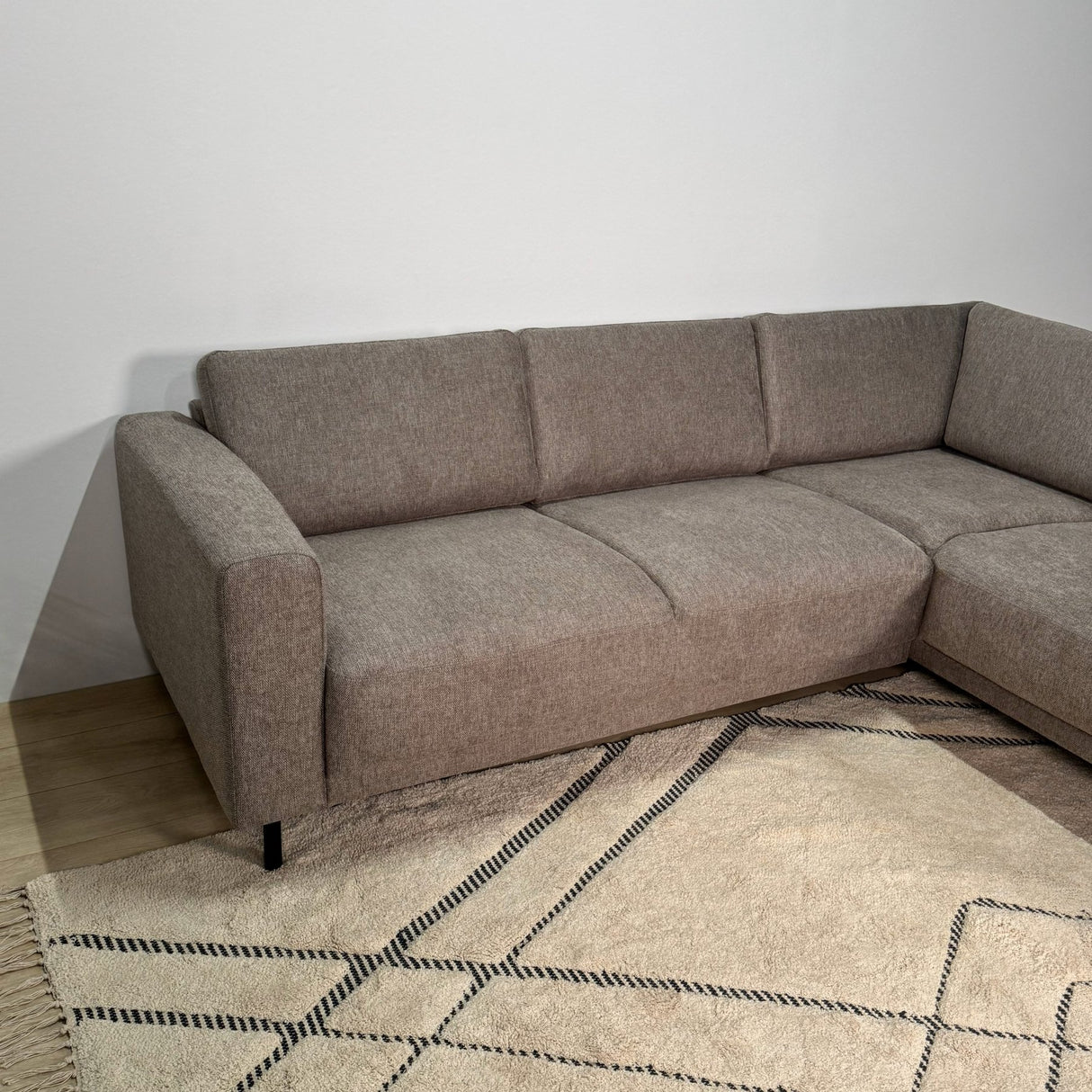 Modern 3-seater Corner Sofa Right Taupe Fabric Aniko with Lounger 240x197x78 cm