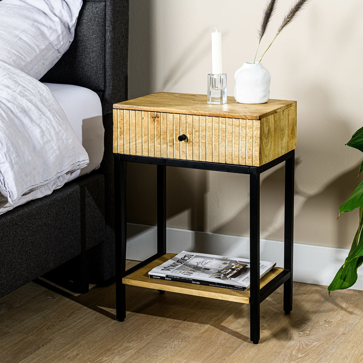Bedside table Noah DH Interior Black, Brown Mango wood Atmospheric photo diagonal front view
