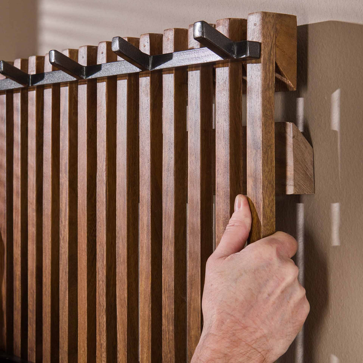 Coat rack Vera DH Interior Mango LxWxH 165x67x12 Mango wood Atmospheric photo detail