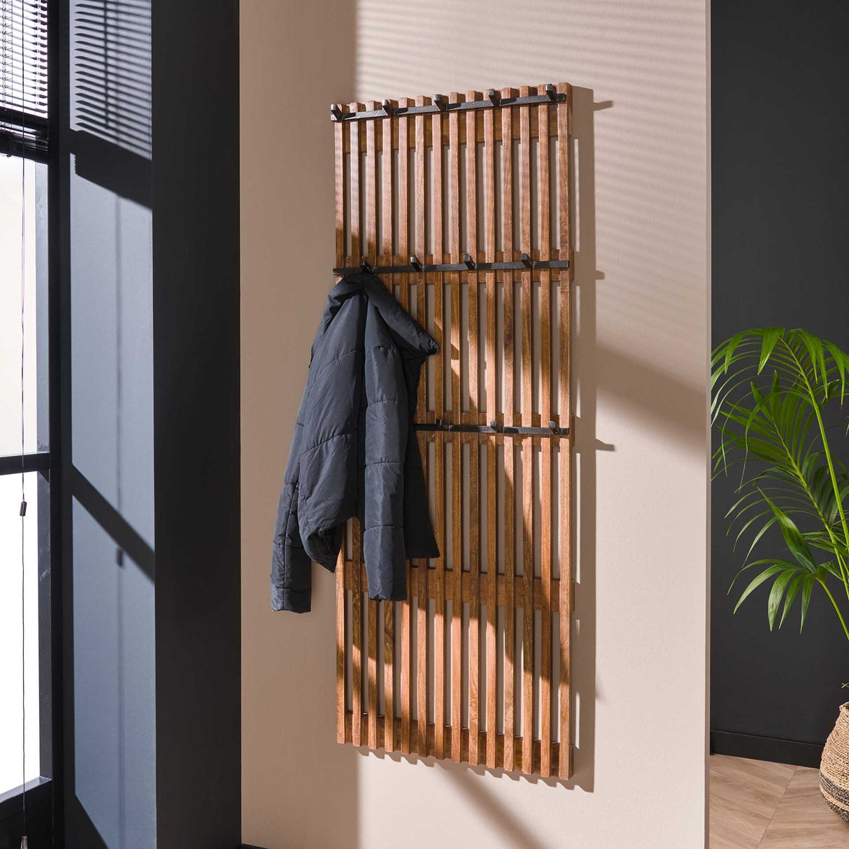 Coat rack Vera DH Interior Mango LxWxH 165x67x12 Mango wood Atmospheric photo diagonal front view