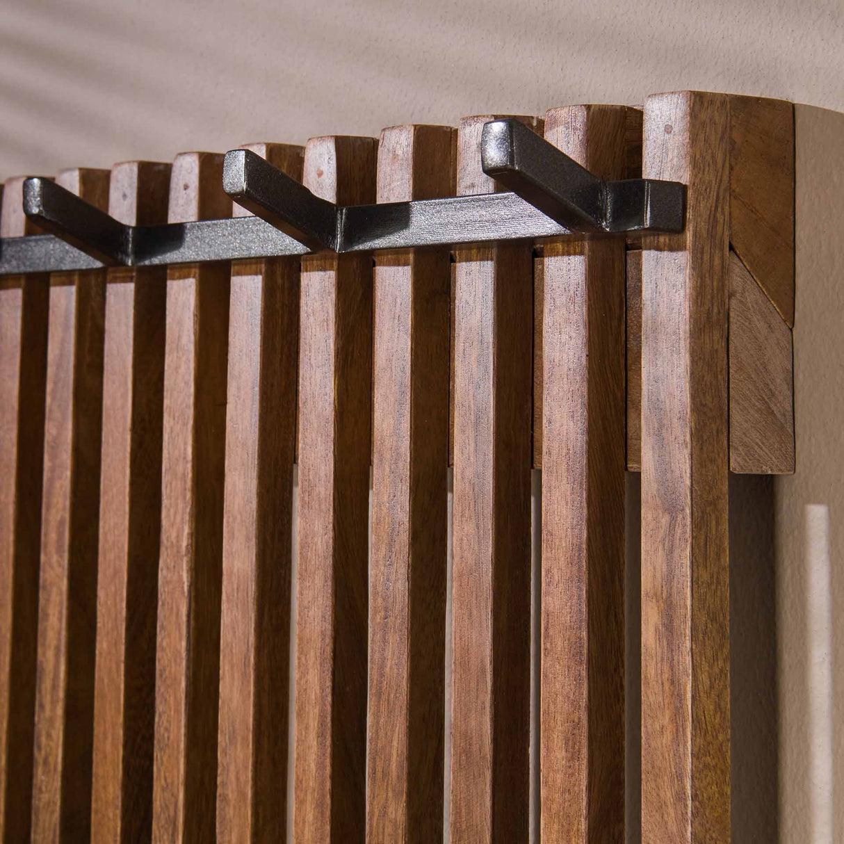 Coat rack Vera DH Interior Mango LxWxH 165x67x12 Mango wood Atmospheric photo detail