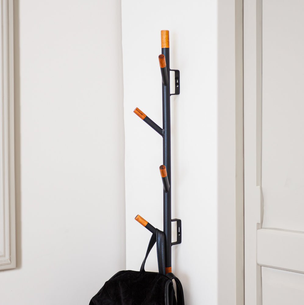 Coat rack Taf Dimehouse Black, Brown LxWxH 51x31x23 Metal Atmospheric photo diagonal front view