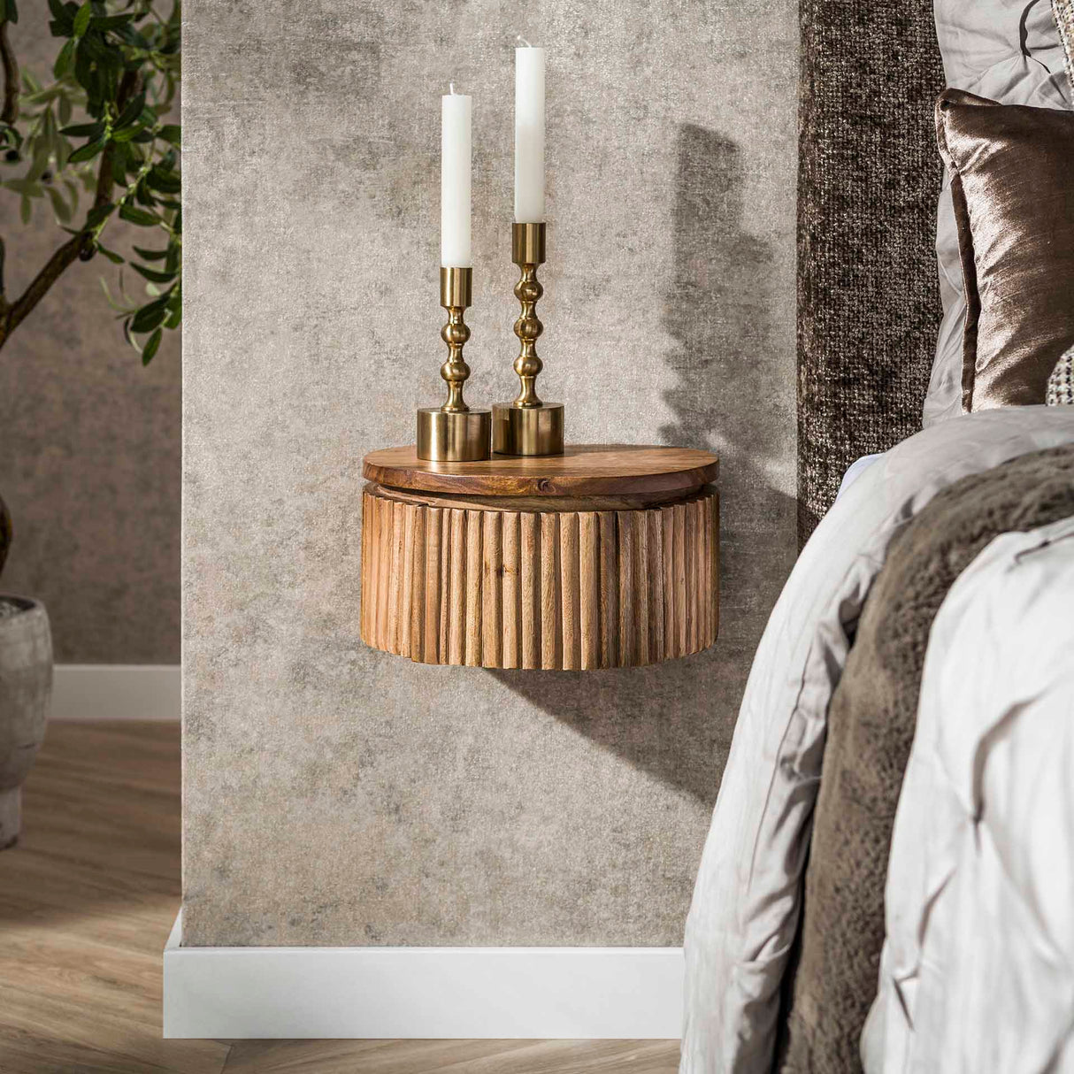 Floating bedside table Curve round 1-drawer Mango wood sand 