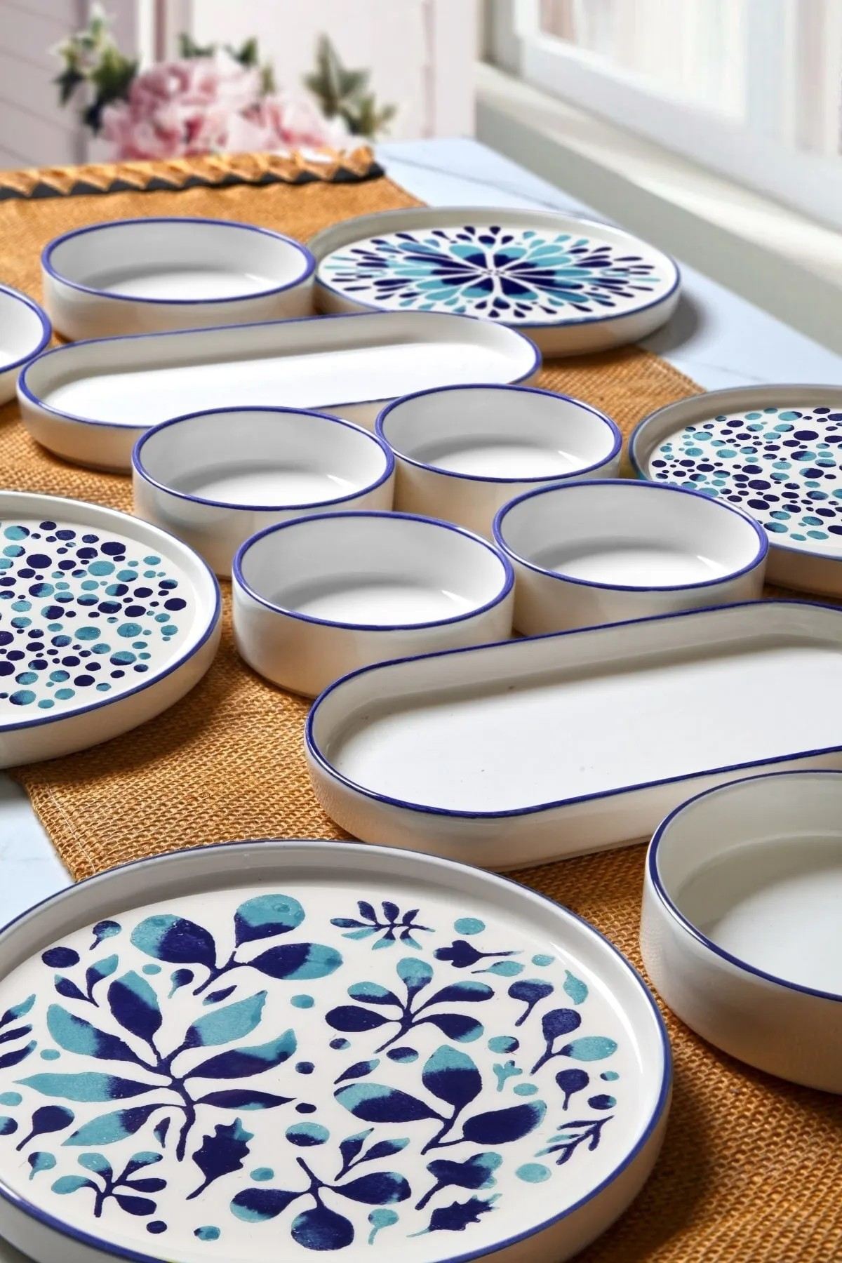 MCH09211 Blue White 100% CERAMIC 19 cm wide