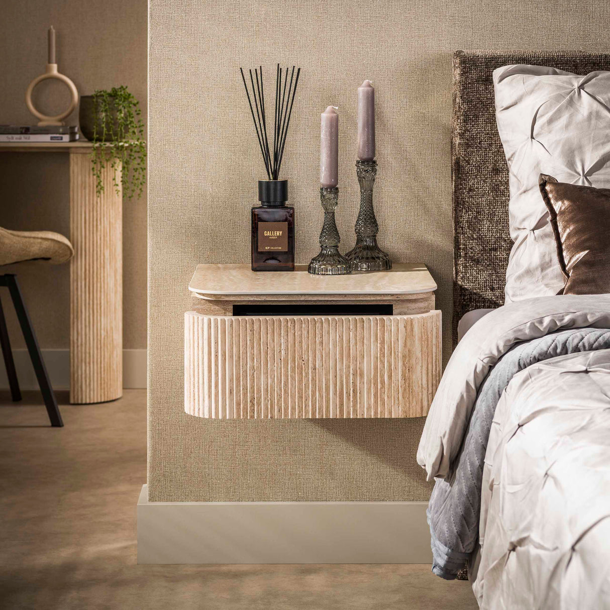 Zwevend nachtkastje met 1 lade Jimi beige keramiek travertin