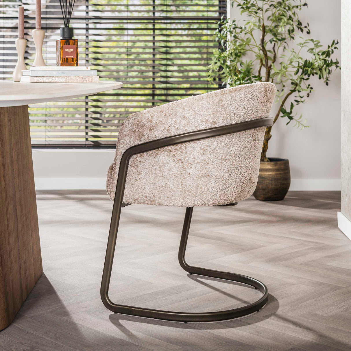 Set of 2 Reno Alura sand dining chairs 