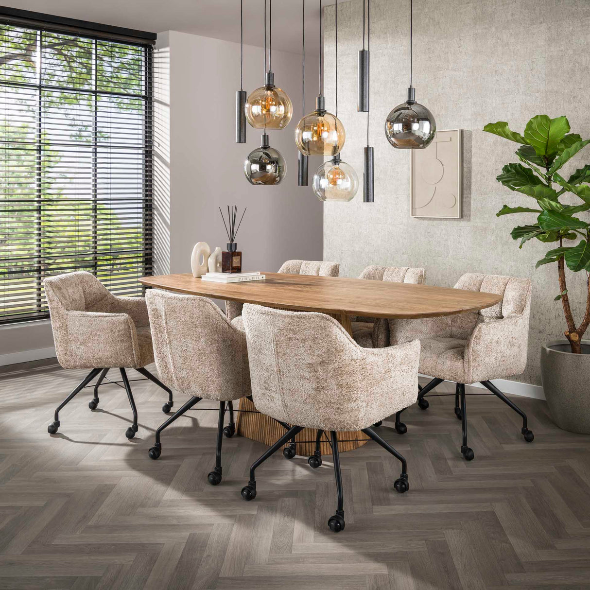 Set of 2 Tova Alura dining chairs sand 