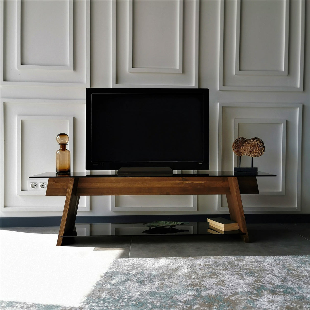 TV Meubels - TV Meubel Coral Walnoot Zwart Glas 158x45x40 cm - Dimehouse