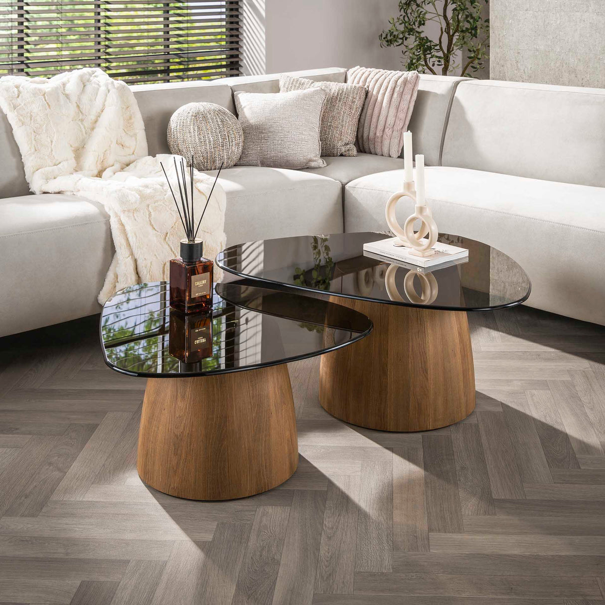 Set of 2 Marea triangular coffee tables bronze glass 91x71 cm 