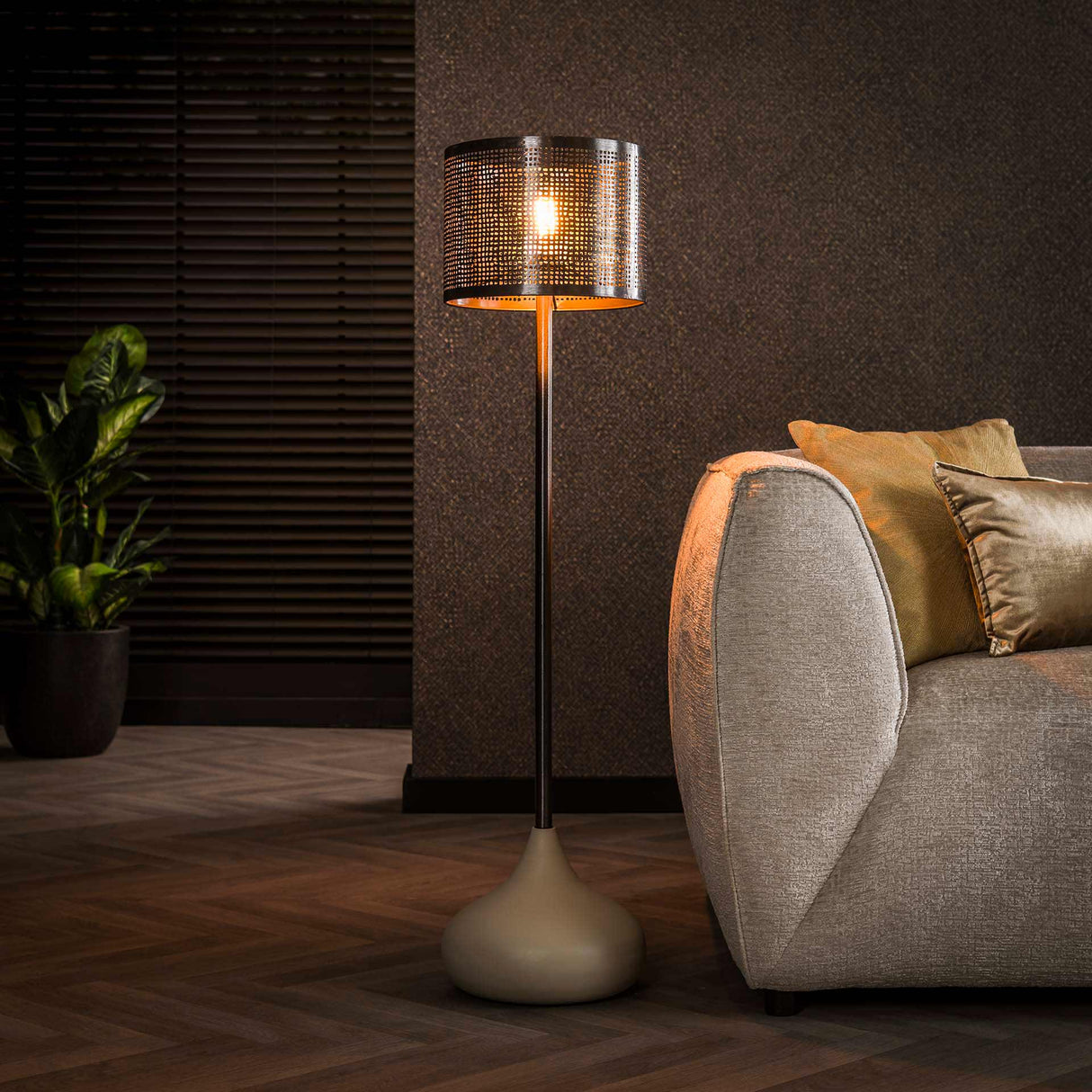 Floor lamp Avelie organic drop Ø31 cm