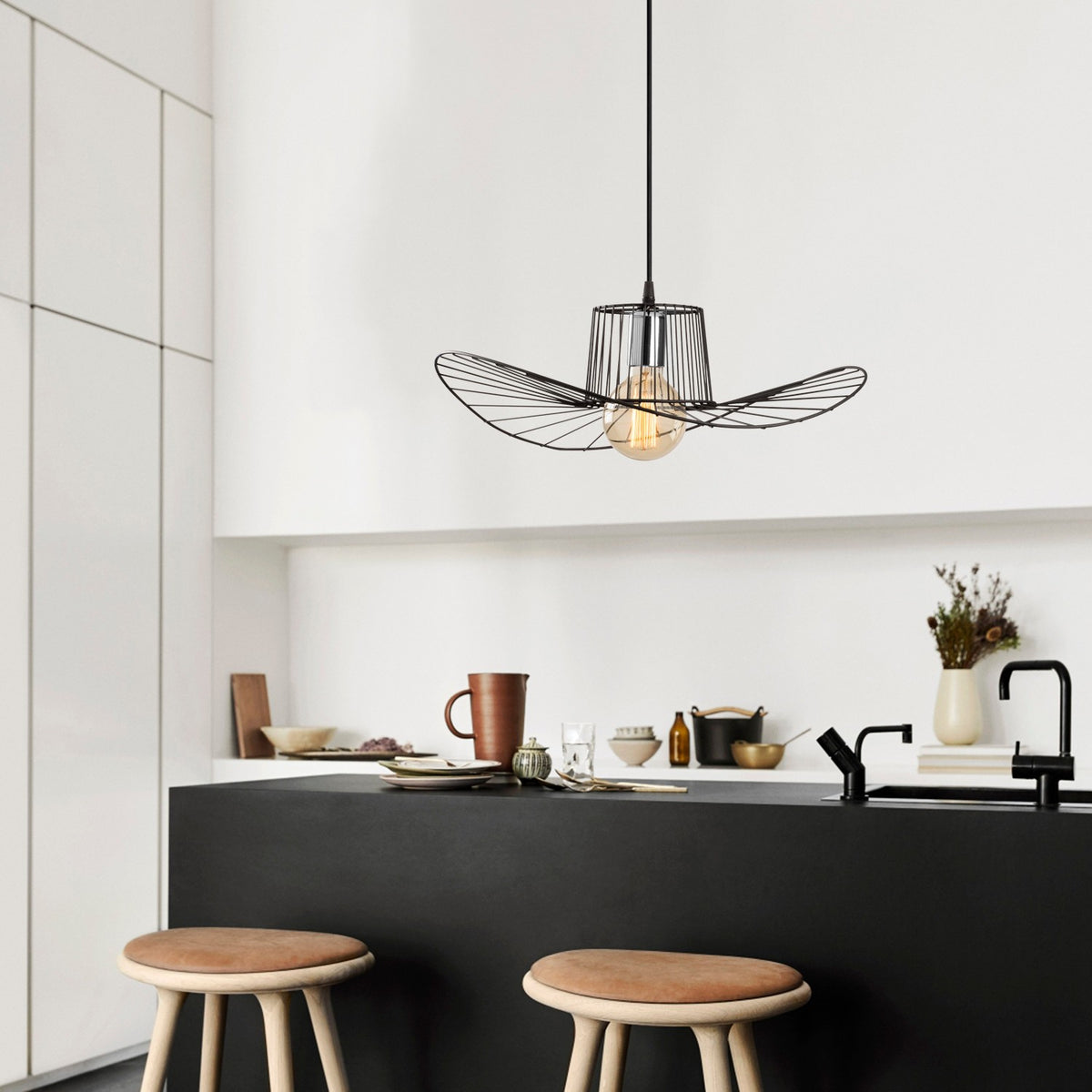 Predator Lamp Pendant Lamp 1-light Black Metal Predator | Dimehouse