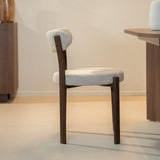Eetkamerstoelen-Eetkamerstoel bouclé zandkleur Aiko - walnootlook frame - Japandi-Dimehouse