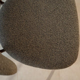 Eetkamerstoelen-Japandi Eetkamerstoel Yura Taupe - Walnootlook Frame-Dimehouse