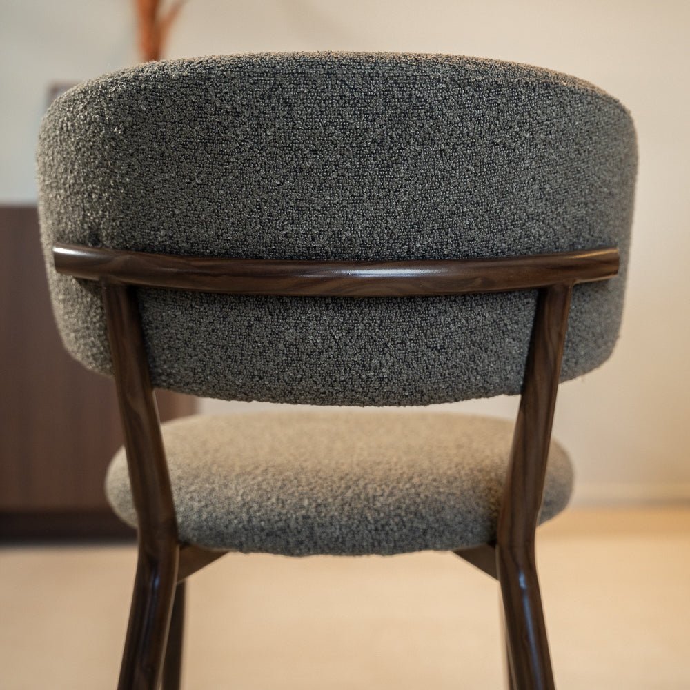 Eetkamerstoelen-Japandi Eetkamerstoel Yura Taupe - Walnootlook Frame-Dimehouse