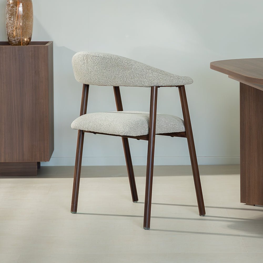 Eetkamerstoelen-Japandi Eetkamerstoel Zandkleur Bouclé Suki - Walnoot Frame - Met Armleuning-Dimehouse
