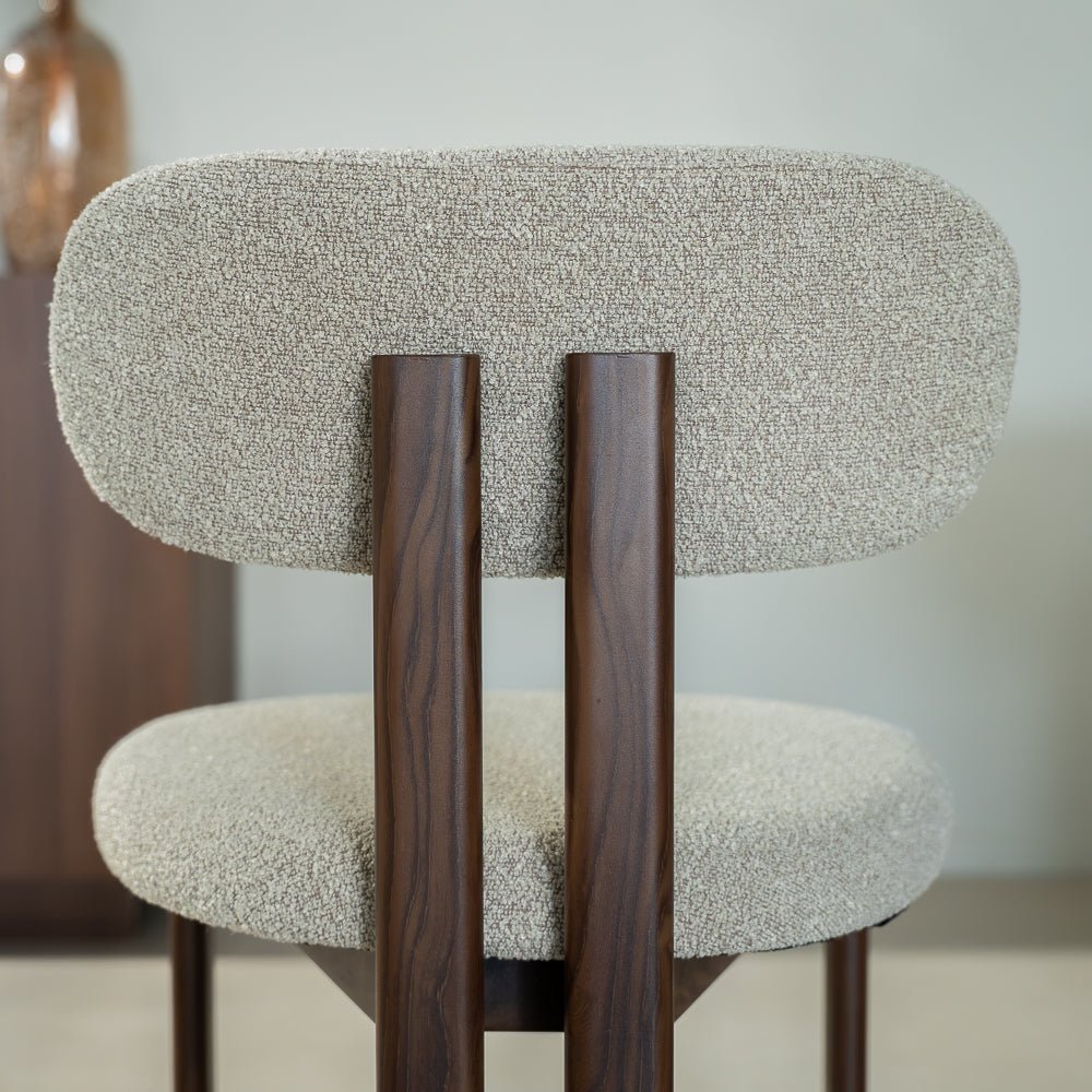 Eetkamerstoelen-Japandi Eetkamerstoel Miyo Bouclé Zandkleur - Walnootlook Frame-Dimehouse
