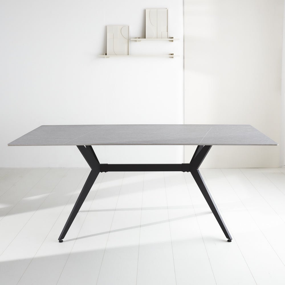 Eettafel Grace Grey Dimehouse Grijs LxBxH 215x105x10 Sintered stone Sfeerfoto schuin vooraanzicht