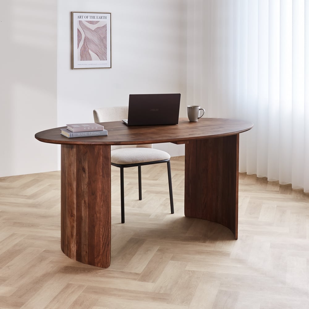 Eettafel Yves Walnut Finish Dimehouse Bruin LxBxH 165x95x10 Acaciahout Sfeerfoto schuin vooraanzicht